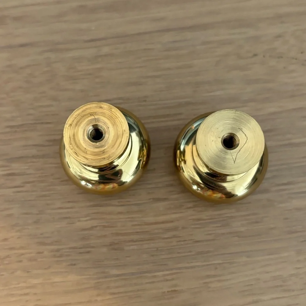 Set of 2 cabinet door knobs Solid brass. New‎